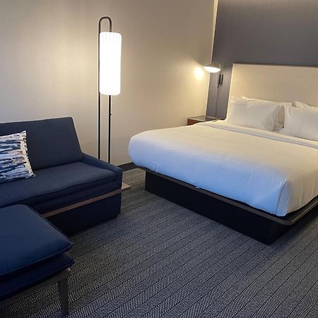 Courtyard Montreal Midtown Otel Dış mekan fotoğraf