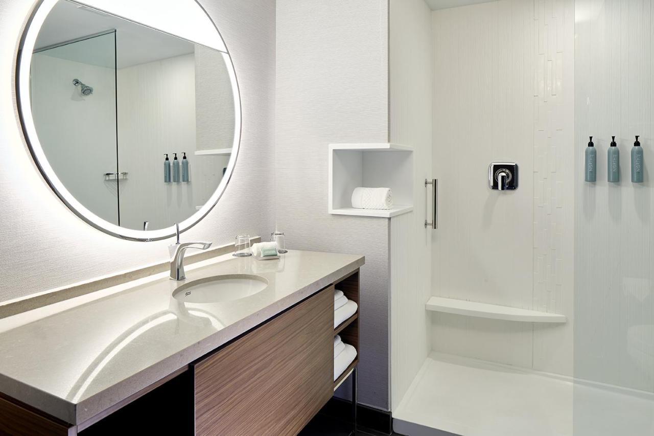 Courtyard Montreal Midtown Otel Dış mekan fotoğraf